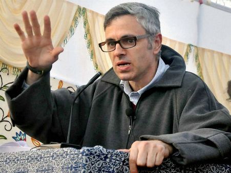 இஸ்லாம் தடை செய்வதால் மது குடிப்போர், பன்றி கறி சாப்பிடுவோரை நாங்க தாக்கலாமா? ஒமர் அப்துல்லா கேள்வி