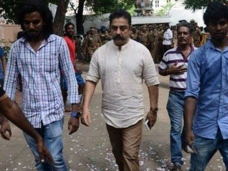 மனோரமாவின் உடலுக்கு கமல், தனுஷ் நேரில் அஞ்சலி