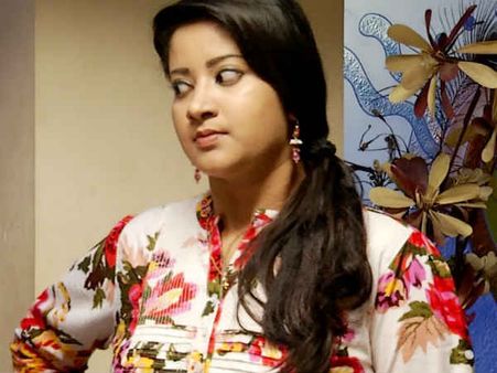 மண்ணுக்கு மரம் பாரமா.. மரத்துக்கு இலை பாரமா... பெற்றெடுத்த குழந்தை தாய்க்கு பாரமா?