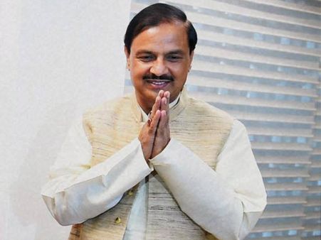 எழுத்தாளர்களுக்கு முடியவில்லை என்றால் நிறுத்திக்கட்டும்: இப்படி பேசும் மத்திய அமைச்சர்