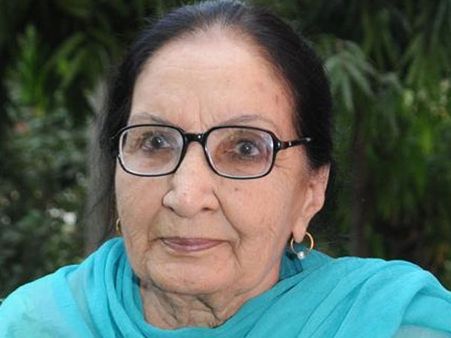 விஸ்வரூபமெடுத்த மதவெறி.... பத்மஸ்ரீ விருதை திருப்பி கொடுத்தார் பஞ்சாப் பெண் எழுத்தாளர் தலீப் கவுர்