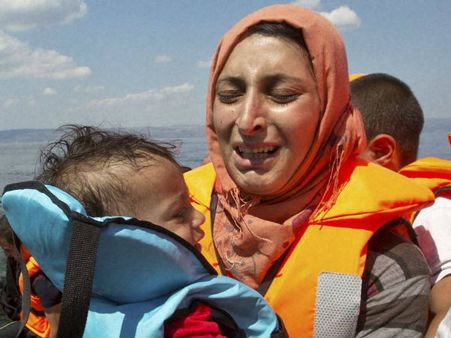 கிரீஸில் பார்த்தாலே குமட்டும் சிறையில் குற்றவாளிகளுடன் அடைக்கப்பட்டுள்ள அகதி குழந்தைகள்