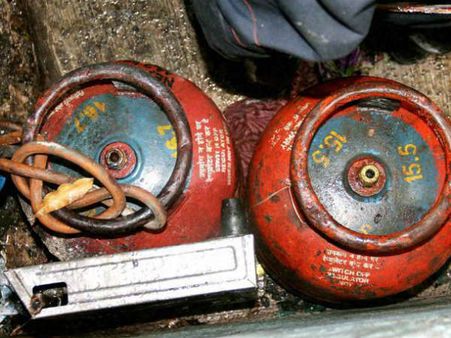 மும்பை ஹோட்டலில் சிலிண்டர் வெடித்து விபத்து: 8 பேர் உடல் கருகி பலி