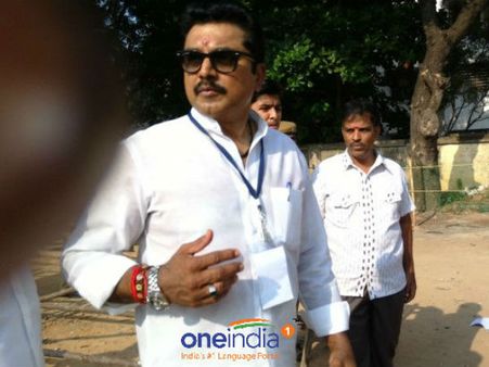 விஷாலை நான் அடிக்கவில்லை...: சரத்குமார் மறுப்பு