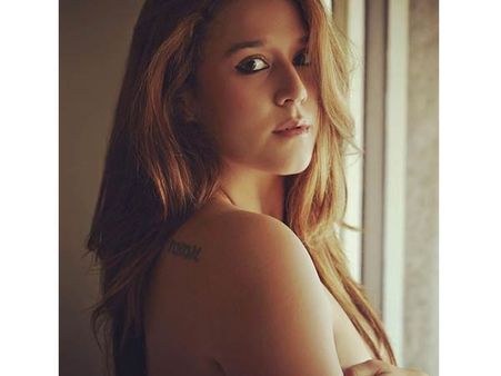 டாப்லெஸ்னா அதை காட்டணும், நான் காட்டவில்லையே: நடிகர் ஜாக்கியின் மகள்