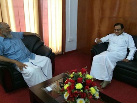 இலங்கையில் ப.சிதம்பரம்... வடக்கு மாகாண முதல்வர் விக்னேஸ்வரனைச் சந்தித்தார்!