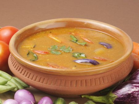 சாப்பாடு விலை ரூ.60... சாம்பார் விலை ரூ.70 ... இது என்ன கூத்து?