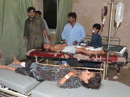 பாக். மொகரம் ஊர்வலத்தில் பயங்கரம்.. தற்கொலைப் படைத் தாக்குதலில் 22 பேர் பலி