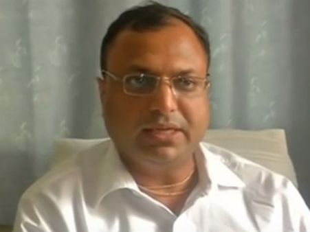 நர்ஸ்கள் உடை மாற்றும் அறையில் ரகசியக் கேமரா... மருத்துவமனை ஊழியர் கைது