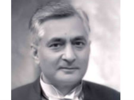 சுப்ரீம்கோர்ட் புதிய தலைமை நீதிபதியாகிறார் டி.எஸ். தாக்கூர்... ஹெச்.எல். தத்து டிச.2- ல் ஓய்வு!