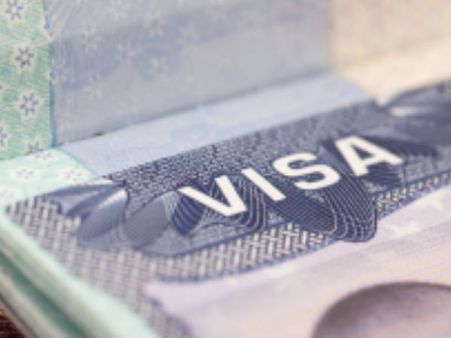 வீட்டு வேலைக்கு வரும் இந்தியர்களுக்கு விசா அளிப்பதை நிறுத்திய குவைத்