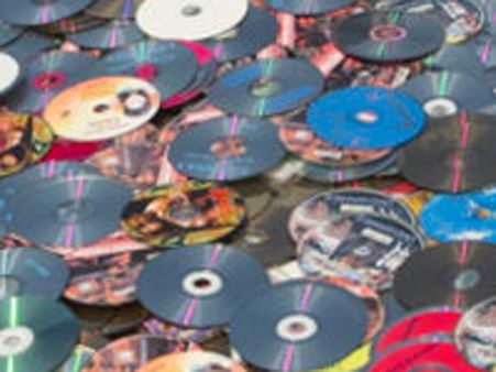 ஐ.ஏ.எஸ் அதிகாரி வீட்டில் சோதனையில் சிக்கிய ஆபாச வீடியோக்கள்- குற்றவாளியை கண்டறிய விசாரணை