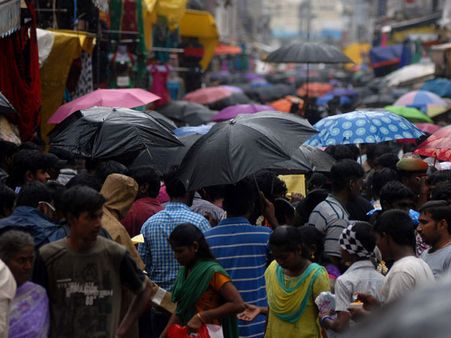 விடாத மழையிலும் ஆட்டையைப் போடும் தீபாவளி திருடர்கள்.. 3 பெண்கள் உள்பட 5 பேர் கைது