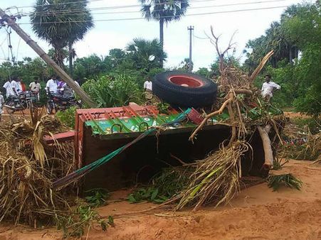 கடலூரில் ரூ1,000 கோடிக்கு சேதம்... படுமந்தமாக நிவாரணப் பணிகள்.. கடும் கொந்தளிப்பில் பொதுமக்கள்