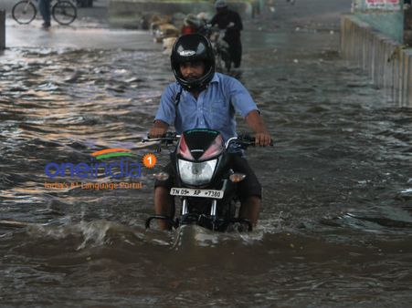 சென்னைவாசிகளே... அடுத்த ஒரு வாரத்துக்கு நீச்சலடிச்சுதான் நீங்க ஆபிஸ் போகணுமாம்!