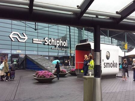 ஆம்ஸ்டர்டாம் விமான நிலையத்தில் பரபரப்பு:ஏர் பிரான்ஸ் விமானத்திற்கு டுவிட்டரில் வெடிகுண்டு மிரட்டல்!