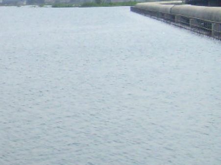 கனமழை எதிரொலி: சோழவரம் ஏரிக்கரையில் 40 அடிக்கு விரிசல் - ஏரி உடையும் அபாயம்