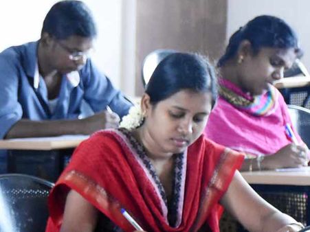 சென்னை சட்டக் கல்லூரி, மாநிலக் கல்லூரி, அண்ணா பல்கலை தேர்வுகள் ஒத்திவைப்பு