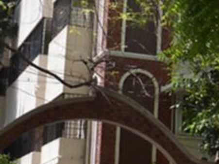 ஆழ்வார்பேட்டை அடுக்குமாடி கட்டிடத்தில் விரிசல் - உள்ளிருந்தவர்கள் பாதுகாப்பு கருதி வெளியேற்றம்