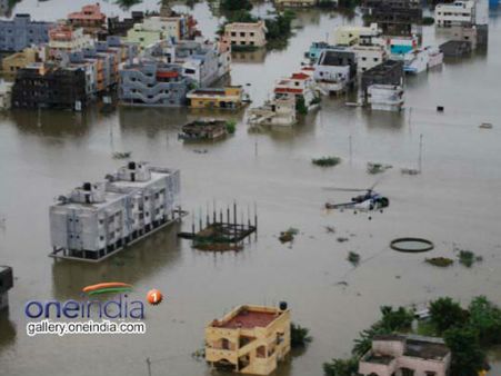 வெள்ளத்தில் மூழ்கிய ஐ.ஏ.எஸ், ஐ.பி.எஸ் அதிகாரிகள் வசிக்கும் ரிவர் வியூ காலனி - 500 பேர் மீட்பு