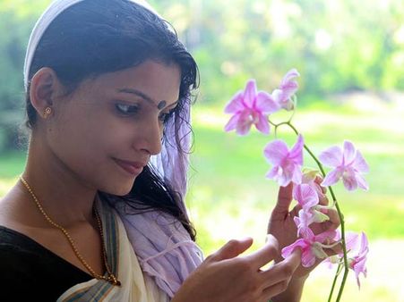 ரஷ்மி, ராகுல் வீட்டில் போலீசார் அதிரடி சோதனை: லேப்டாப், டாப்லெட் பறிமுதல்