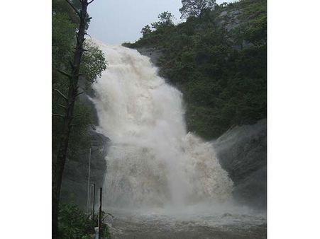 கொடைக்கானலில் பலத்த மழை: நட்சத்திர ஏரி பகுதி மக்களுக்கு வெள்ள அபாய எச்சரிக்கை