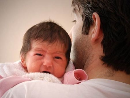 குழந்தையை பராமரிக்க ஆண் ஊழியர்களுக்கு 2 ஆண்டு விடுமுறை: 7வது சம்பள கமிஷன் சிறப்பம்சம்