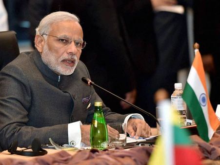 வணக்கம் சொல்லி கோலாலம்பூரில் இந்தியர்களிடையே உரை நிகழ்த்தினார் மோடி