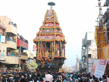 திருவண்ணாமலையில் கொட்டும் மழையில் தேரோட்டம் : நவ.25ல் கார்த்திகை தீப திருவிழா