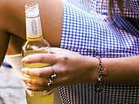 மது பார்ட்டி... திருச்செங்கோடு அரசு பள்ளியில் மது அருந்திய 7 மாணவிகள் டிஸ்மிஸ்