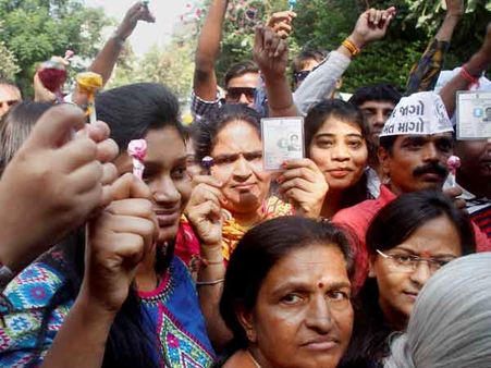 காங்கிரஸுடன் கை கோர்த்த படேல்கள்... பாஜகவுக்கு அக்னி பரீட்சையாக குஜராத் உள்ளாட்சித் தேர்தல்