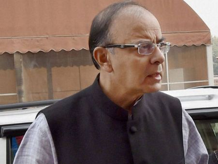 எமெர்ஜென்சி மூலம் மக்களின் வாழும் உரிமையை பறித்த காங். சகிப்பின்மை பற்றி பேச கூடாது: ஜேட்லி ஆவேசம்