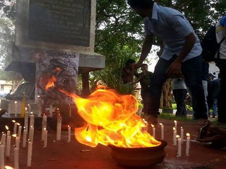 இலங்கை ராணுவ கெடுபிடிகளுக்கு இடையே யாழில் உணர்வுப்பூர்வமாக மாவீரர் நாள்!!