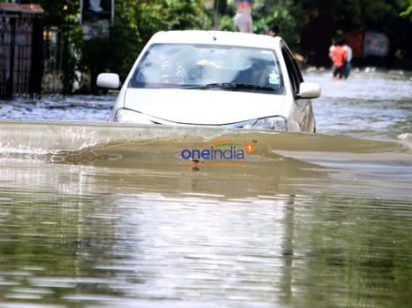 நீர் நிலைகளில் குடியிருப்புகள்... 