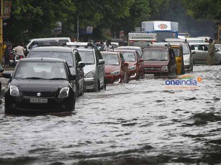 சென்னையில் மீண்டும் கனமழை: விடிவு காலம் எப்போது என ஏங்கும் வாகன ஓட்டிகள் !
