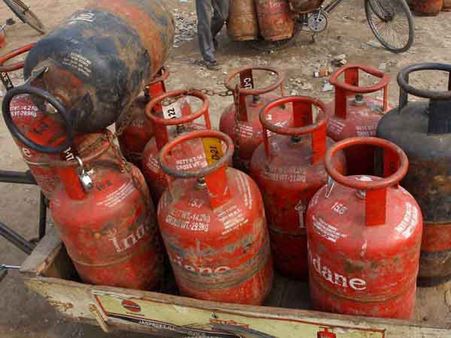 மானியமில்லா கேஸ் சிலிண்டரின் விலை ரூ.61.50 அதிகரிப்பு