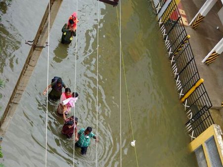 சென்னையில் மீண்டும் கனமழை: செல்போன் சேவை பாதிப்பு - அச்சத்தில் மக்கள்