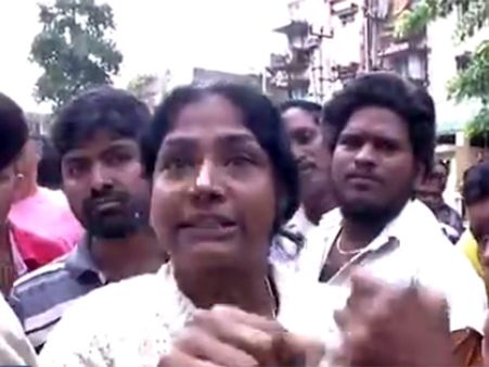 பிணத்தை எடுத்துப்போக கூட வழியில்லை.. இது சென்னை நடுத்தரவர்க்க மக்களின் குமுறல்