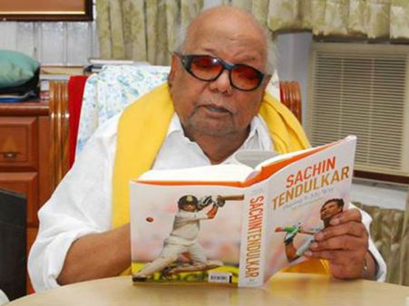 நிவாரண பொருட்கள் வழங்க விரும்புவோர் அறிவாலயத்தில் ஒப்படைக்கலாம்: கருணாநிதி