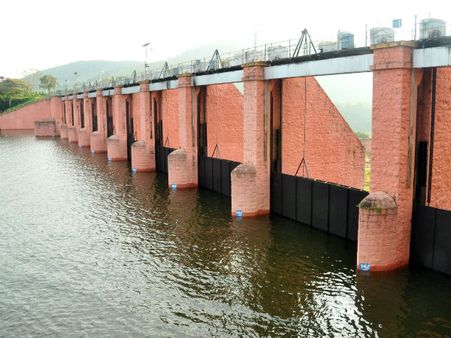 முல்லைப் பெரியாறு அணை 142 அடியை எட்டுகிறது... தேனிக்கு வெள்ள அபாய எச்சரிக்கை