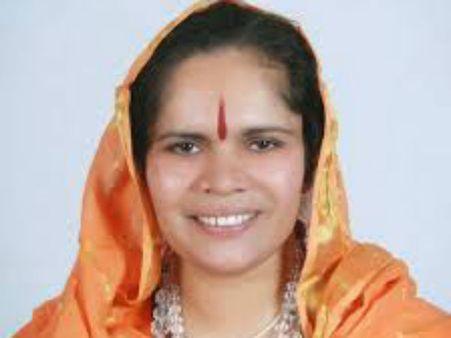 சென்னை வெள்ளத்தில் தத்தளிக்கையில் சென்னை எக்ஸ்பிரஸ் ஹீரோ எங்கே தூங்குகிறார்?: சாத்வி பிராச்சி