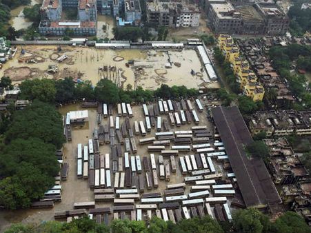 சென்னையில் மழையால் ஏற்பட்ட இழப்பு ரூ.1 லட்சம் கோடி? ஷாக் தரும் புள்ளி விவரம்