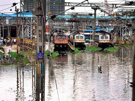 மழையால் ரத்து செய்யப்பட்ட ரயில் டிக்கெட் கட்டணத்தை திரும்பப் பெறும் கால அவகாசம் நீட்டிப்பு