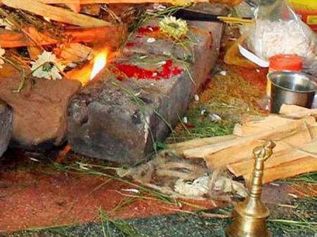 வீட்டில் பூஜை செய்ததற்காக 11 இந்தியர்களை நாடு கடத்திய குவைத்: என்ன கொடுமை இது?