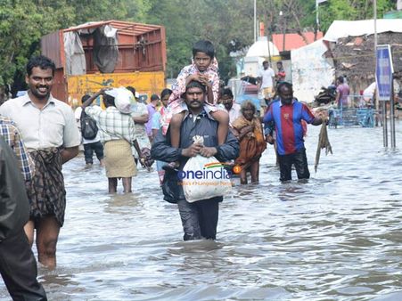 செங்குன்றம் அருகே 20 நாட்களுக்கு மேலாக வடியாத வெள்ளம்: தொற்றுநோய் பயத்தில் மக்கள்