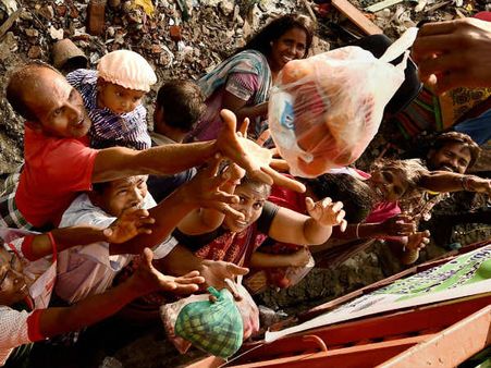 1000 டன் ரேசன் பொருட்கள் வெள்ளத்தில் நாசம் - ஒன்றுமில்லாமல் போன ஏழைகளின் ஒரு வேளை சோறு!