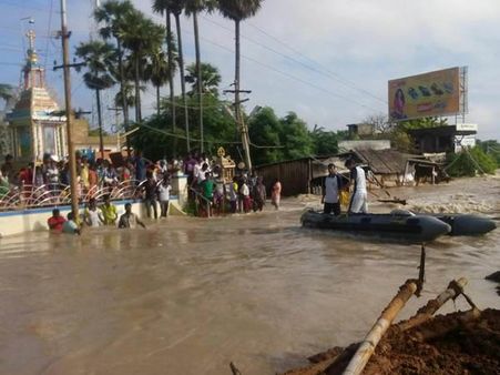 இடிந்த வீடுகளுக்கு வெறும் 5 ஆயிரமா?- பொதுமக்கள் வேதனை