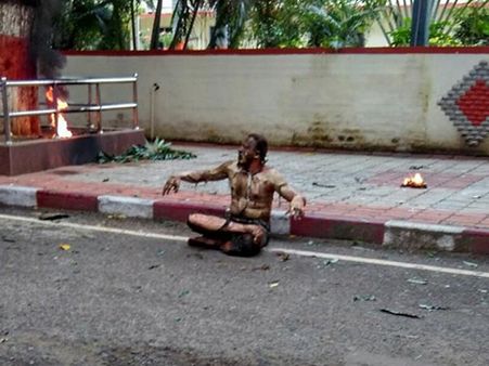 ஐ.சி.எப்.-ல் வேலை கோரி தீக்குளிப்பு... பொதுமேலாளர் மீது வழக்கு பதிவு செய்ய வேல்முருகன் வலியுறுத்தல்