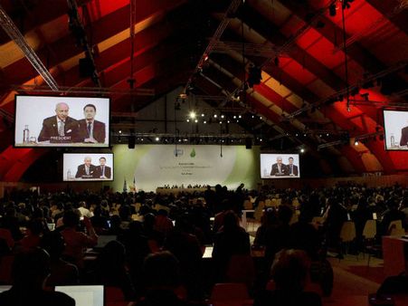 196 நாடுகள் ஏற்றுக் கொண்ட பாரீஸ் பருவநிலை மாற்ற உடன்பாட்டின் முக்கிய அம்சங்கள் என்ன?