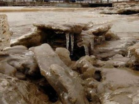 உறைந்து போன சீனாவின் “துயரம்”- கப்பல் போக்குவரத்து பாதிப்பு!